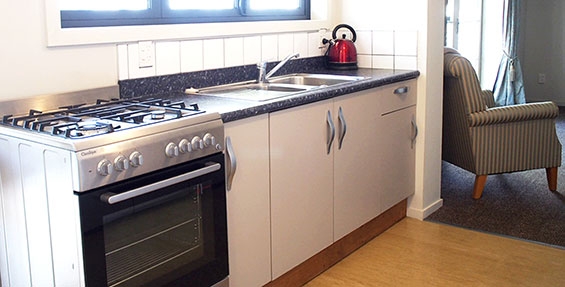 full kitchen facilities available including oven and fridge
